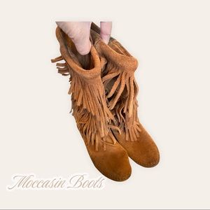 Minnetonka 3 Layer Fringe Moccasin Boots